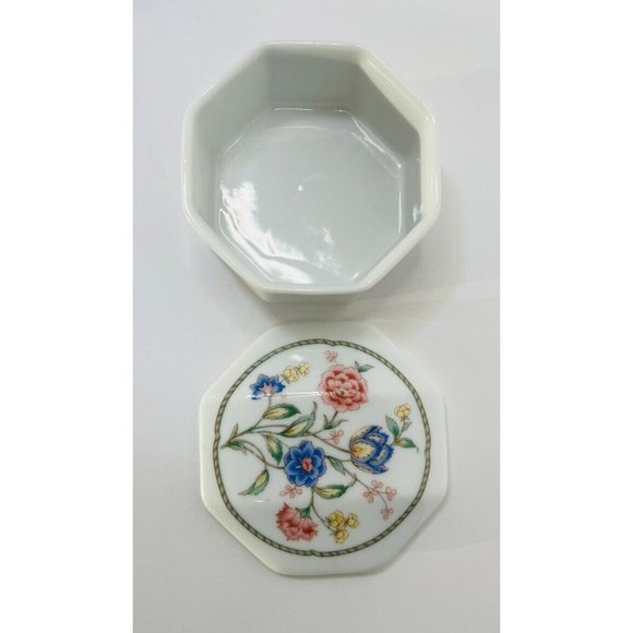 Vtg Japan Octagon Porcelain Trinket Jewelry Box Floral 4" x 2" Lightweight (W68) - Picture 5 of 14
